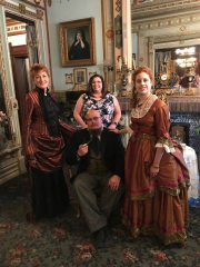 Gilded Age Guides in Costume August 2018